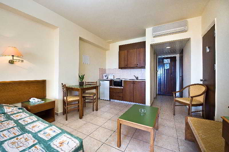 Ramada Hotel & Suites By Wyndham アヤナパ エクステリア 写真