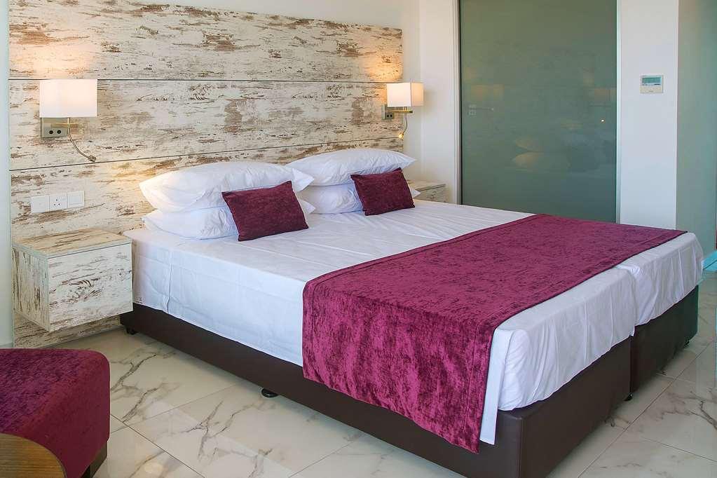 Ramada Hotel & Suites By Wyndham アヤナパ 部屋 写真