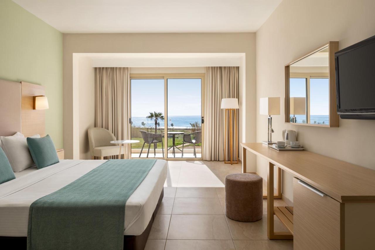 Ramada Hotel & Suites By Wyndham アヤナパ エクステリア 写真