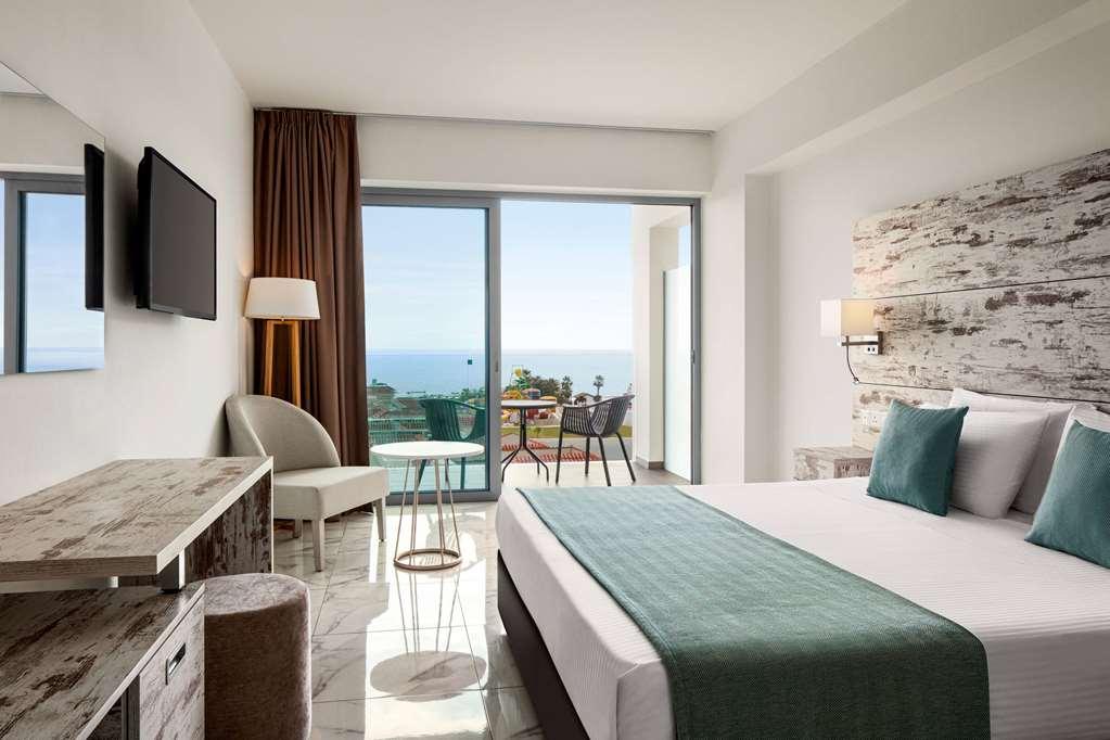 Ramada Hotel & Suites By Wyndham アヤナパ 部屋 写真