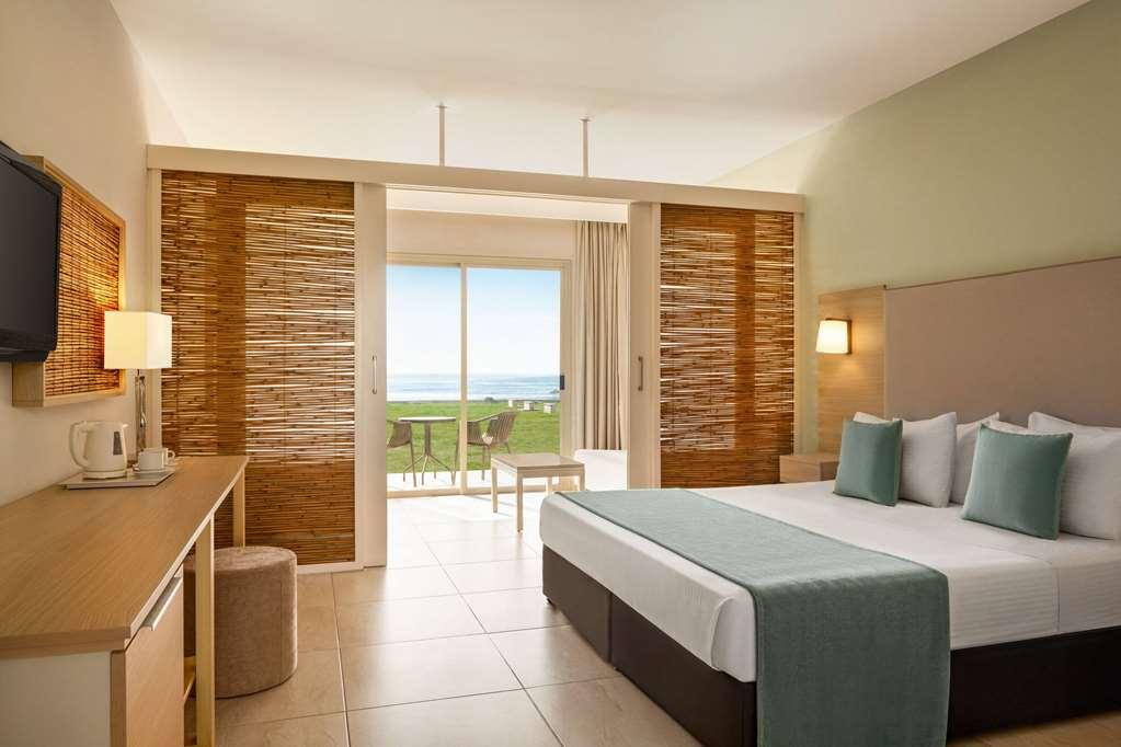 Ramada Hotel & Suites By Wyndham アヤナパ 部屋 写真